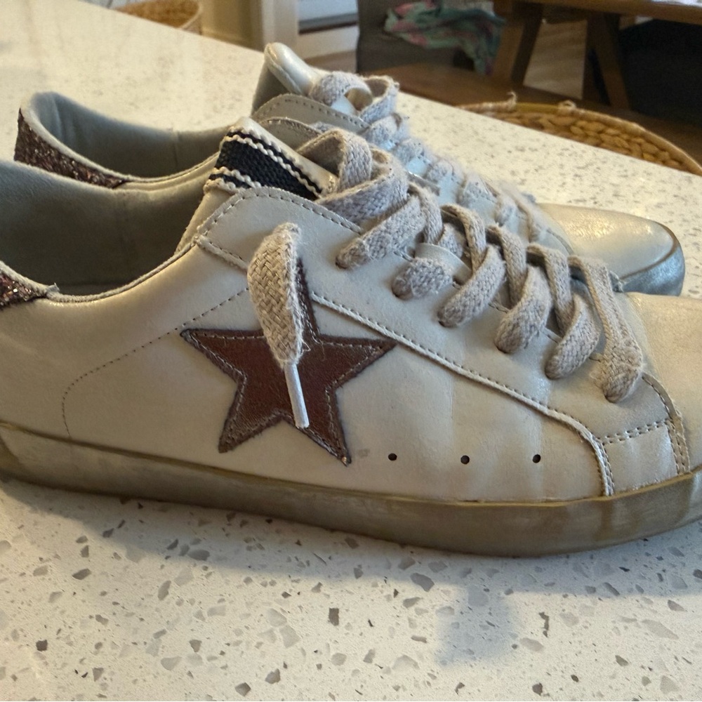 ShuShop Cream Sneakers with Brown Star Accent